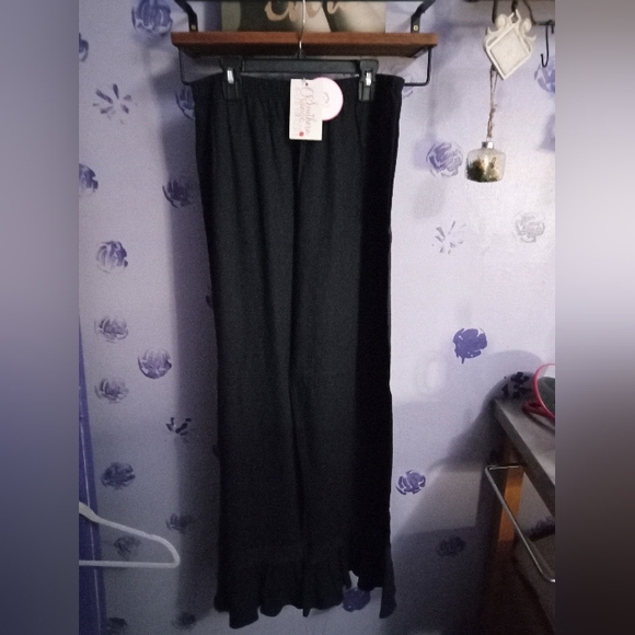 Wannabe Ruffle Pants - Picture 1 of 8